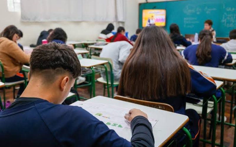 Quase metade dos brasileiros considera a educação no país ruim, aponta pesquisa